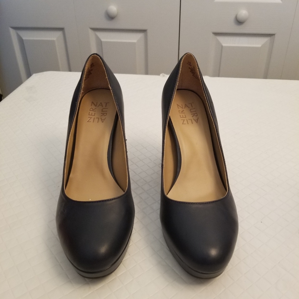 Naturalizer Navy Bianca Pumps Size 7.5 Leather 3 inch Heels